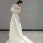 Robe de mariée longue en satin à bretelles spaghetti et coupe trapèze unique C4196