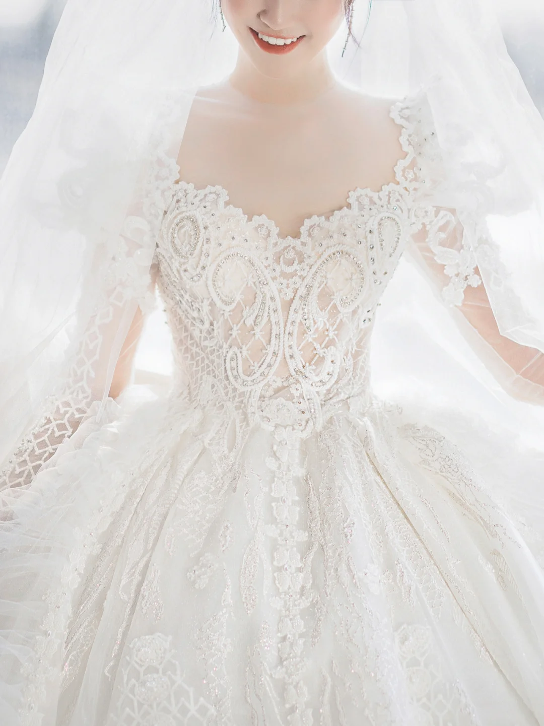 Robe de mariée longue en tulle et dentelle, intemporelle, manches longues et voile, C4197