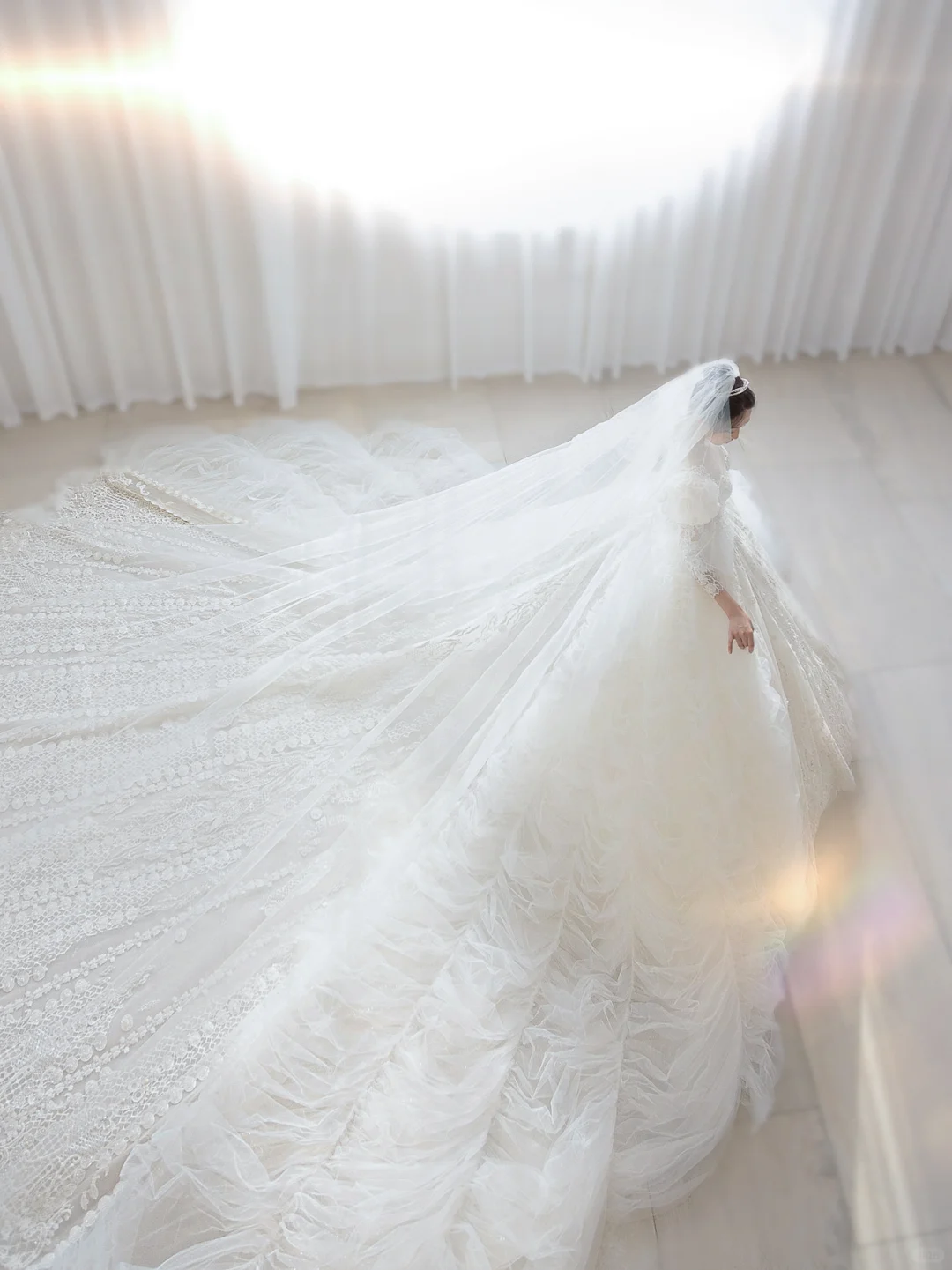 Robe de mariée longue en tulle et dentelle, intemporelle, manches longues et voile, C4197
