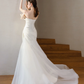 Jolie robe de mariée longue en satin à épaules dénudées et style sirène C4200
