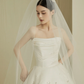 Robe de mariée élégante en satin, tulle, bustier, perles et voile, longue, C4202