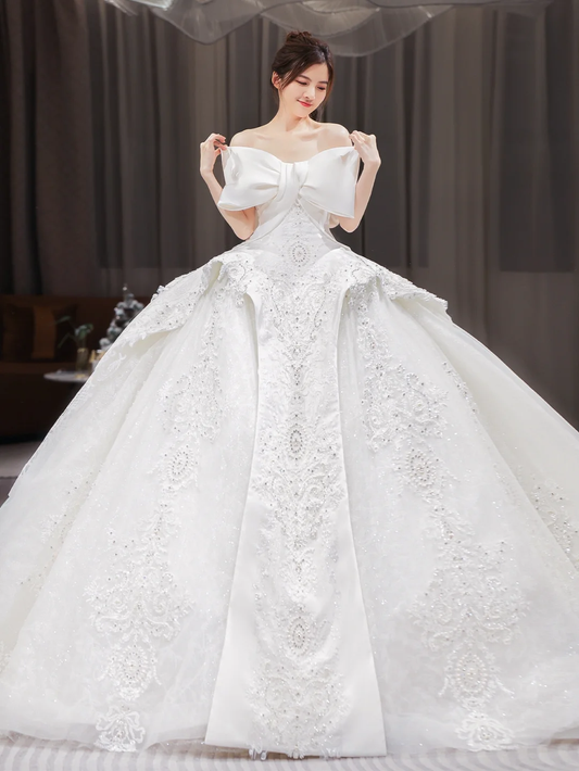 Robe de mariée longue en satin, tulle, dentelle, paillettes et perles, sans bretelles, avec nœud, C4203
