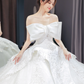 Robe de mariée longue en satin, tulle, dentelle, paillettes et perles, sans bretelles, avec nœud, C4203