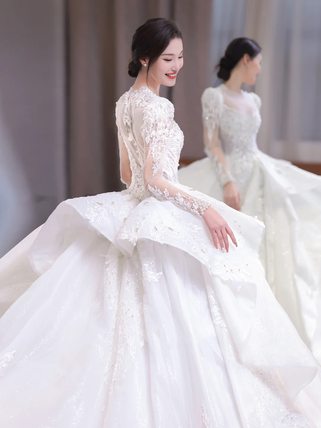 Robe de mariée longue en satin et tulle, intemporelle, avec appliques et perles, manches longues, C4207