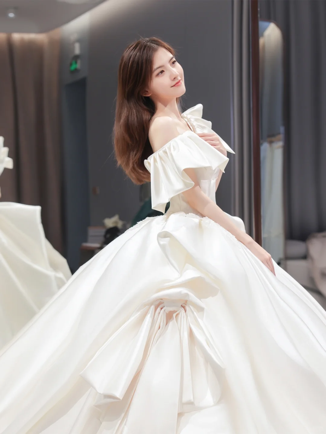 Robe de mariée longue en satin, élégante, épaules dénudées, C4209