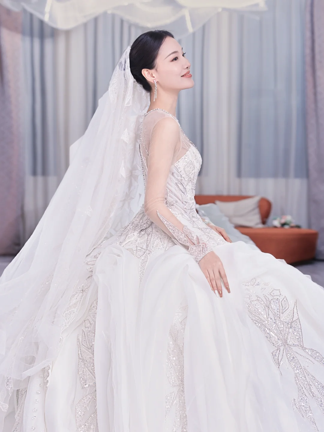 Robe de mariée longue en tulle et dentelle, intemporelle, manches longues et voile, C4211