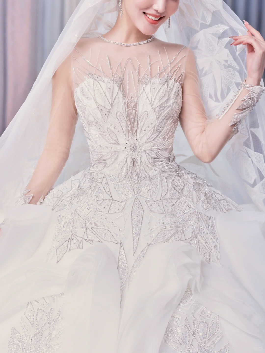 Robe de mariée longue en tulle et dentelle, intemporelle, manches longues et voile, C4211