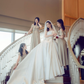 Robe de mariée longue élégante en satin sans bretelles avec voile C4220