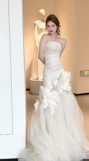 Unique Mermaid Strapless Tulle Flowers Applqiue Long Wedding Dresses C4235