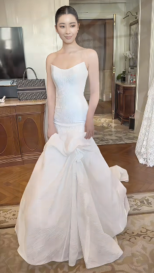 Jolie robe de mariée longue en satin sans bretelles, style sirène, C4240