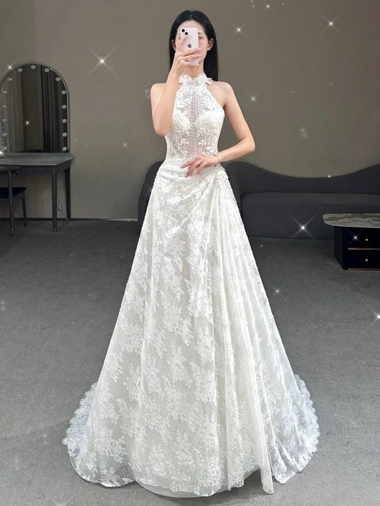 Robe de mariée longue en tulle et dentelle, coupe trapèze, effet licou, C4254