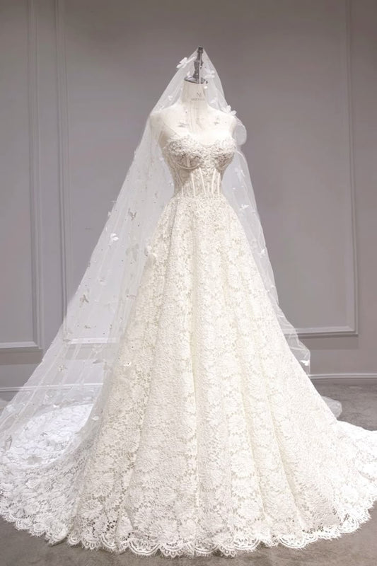 Superbe robe de mariée longue en tulle et dentelle, sans bretelles, avec voile, C4266