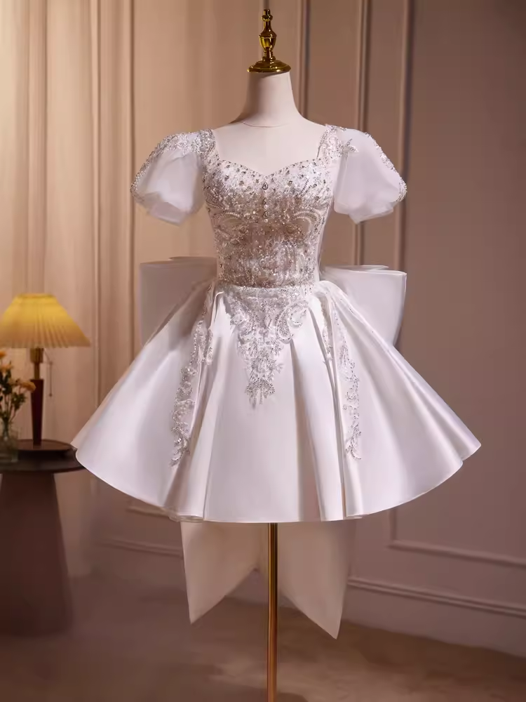 Robe de bal mignonne à manches courtes, robe de soirée en Satin blanc, robes de soirée C426