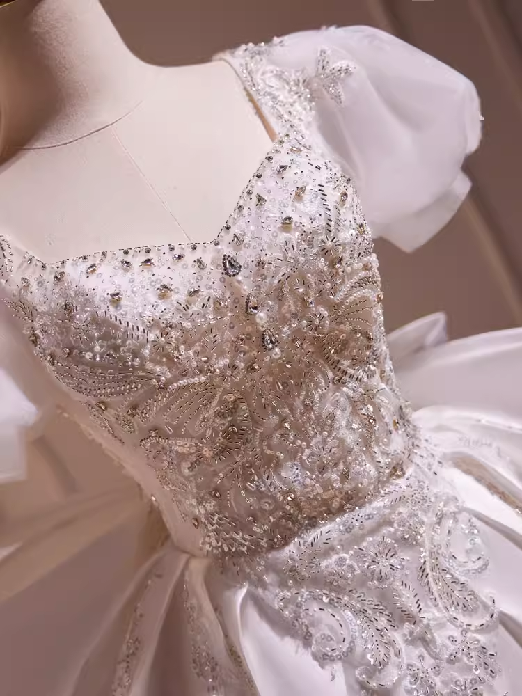Robe de bal mignonne à manches courtes, robe de soirée en Satin blanc, robes de soirée C426