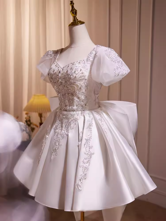 Robe de bal mignonne à manches courtes, robe de soirée en Satin blanc, robes de soirée C426