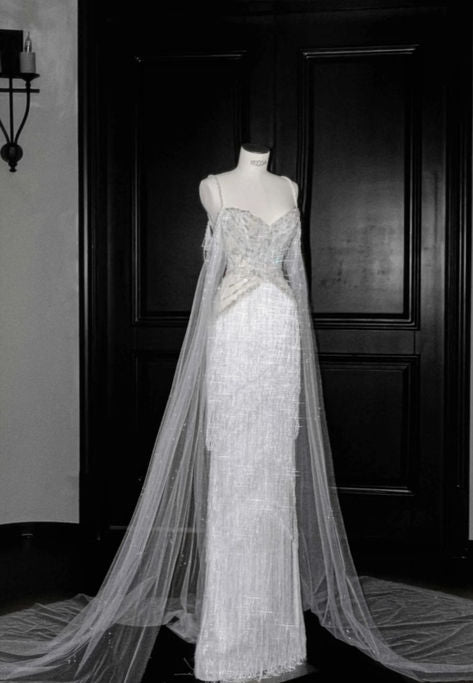 Superbe robe de mariée sirène longue en tulle à bretelles spaghetti C4272