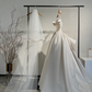 Robe de mariée élégante en satin à bretelles spaghetti et voile, longue, C4277