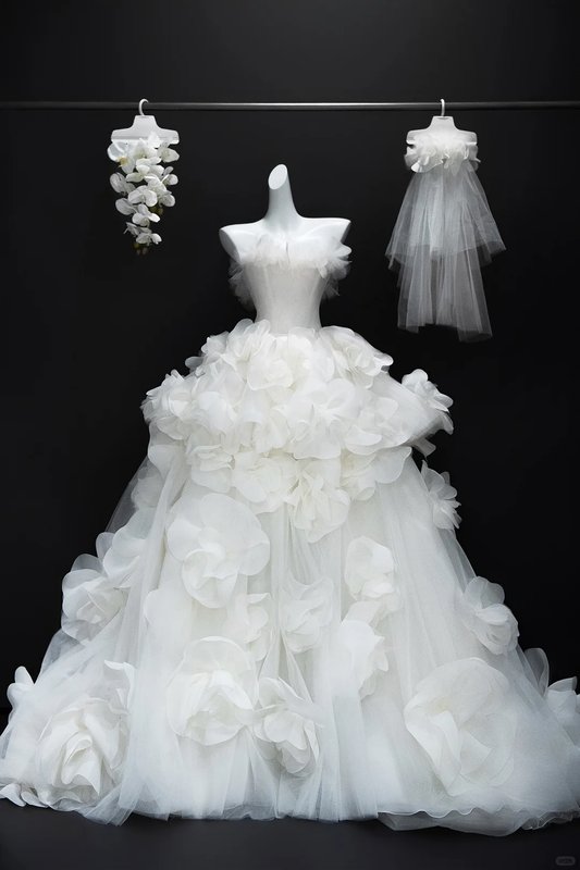 Robe de mariée longue en satin et tulle, sans bretelles, avec appliques florales et voile, C4281
