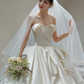 Robe de mariée longue en satin plissé, bustier, avec voile, C4286