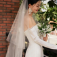 Robe de mariée longue élégante en satin, tulle et dentelle, sans bretelles, style sirène, avec voile, C4287