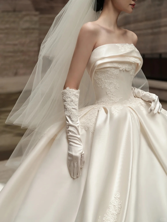 Robe de mariée élégante en satin, sans bretelles, avec des gants et un voile, longue, C4289