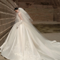 Robe de mariée élégante en satin, sans bretelles, avec des gants et un voile, longue, C4289