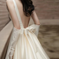 Robe de mariée longue en satin avec appliques et gants, dos nu, coupe trapèze, voile, C4290