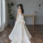 Élégante robe de mariée longue en satin, coupe trapèze, perlée et voile, C4291