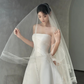 Élégante robe de mariée longue en satin, coupe trapèze, perlée et voile, C4291