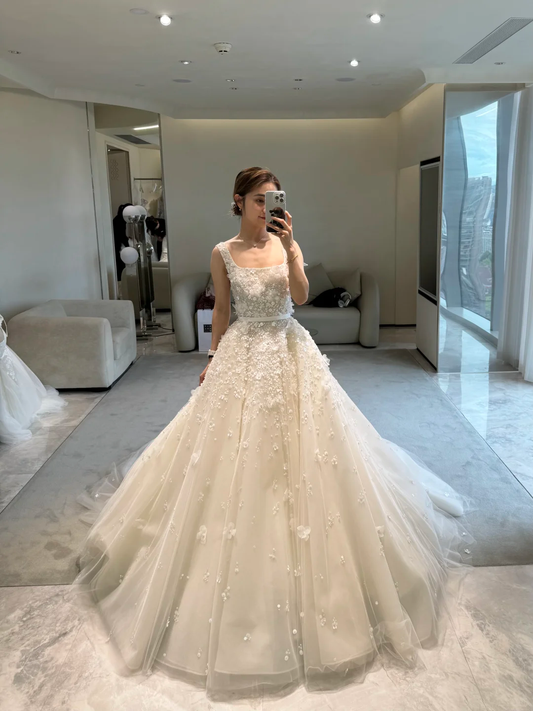 Robe de mariée longue de rêve en tulle avec appliques carrées C4292