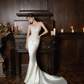 Robe de mariée longue sirène intemporelle sans bretelles en satin à sequins et perles C4304