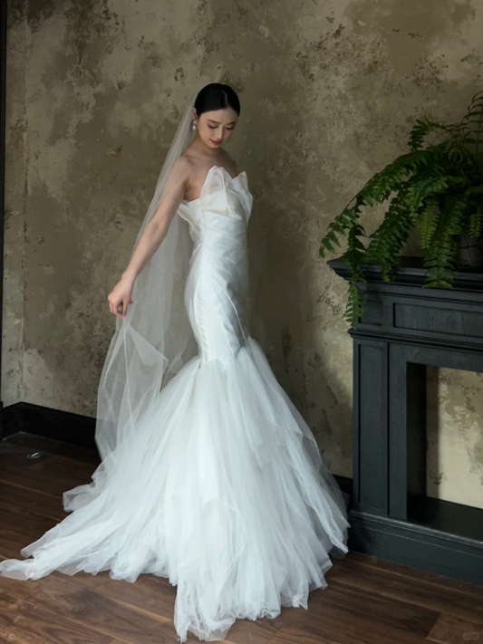 Robe de mariée sirène bustier en satin et tulle avec voile, longue et rêveuse, C4319