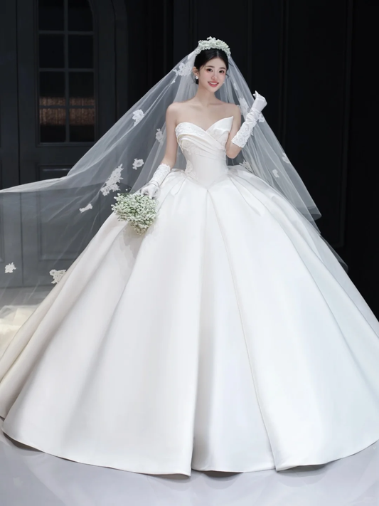 Robe de mariée longue en satin, bustier, avec appliques et gants, voile, C4324