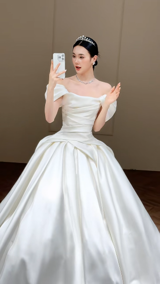 Robe de mariée longue en satin, élégante, épaules dénudées, C4330