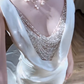 Robe de mariée longue sirène intemporelle en satin et perles C4331