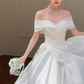 Robe de mariée longue élégante en mousseline de soie, épaules dénudées, C4333