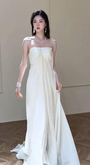 Robe de mariée longue en satin et mousseline, coupe A, sans bretelles, unique, C4335