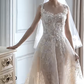 Superbe robe de mariée trapèze longue en tulle et dentelle avec bretelles spaghetti et voile C4376
