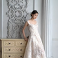 Superbe robe de mariée trapèze longue en tulle et dentelle avec bretelles spaghetti et voile C4376
