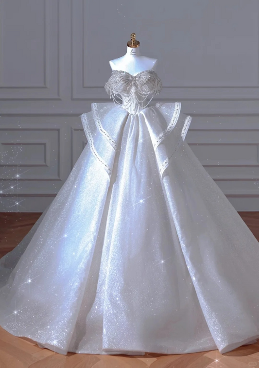 Superbe robe de mariée longue bustier en satin à sequins et perles C4384