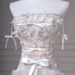 Jolie robe de mariée longue en tulle et dentelle avec bretelles spaghetti et appliques C4385