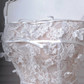 Jolie robe de mariée longue en tulle et dentelle avec bretelles spaghetti et appliques C4385