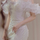 Superbe robe de mariée sirène longue en satin à épaules dénudées et sequins et perles C4386