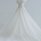 Robe de mariée longue et unique en tulle, à paillettes et perles, manches courtes, C4389