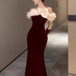 Robes de bal sexy sirène en velours bordeaux avec gants C43