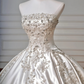 Superbe robe de mariée longue en satin, sans bretelles, à sequins et perles, C4403