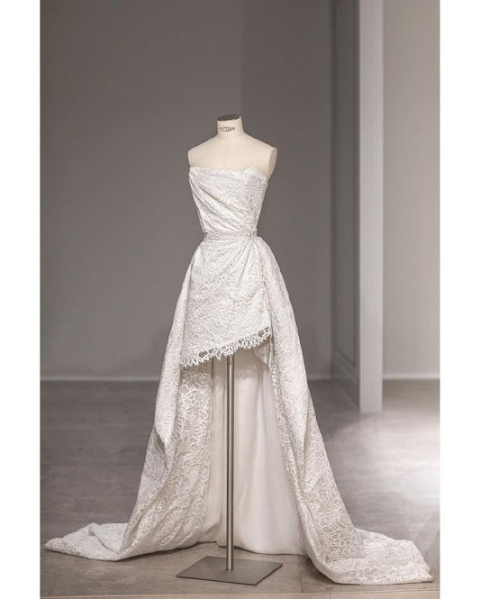 Robe de mariée longue en satin, coupe trapèze, bustier, décolleté plongeant, C4428