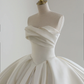 Robe de mariée longue en satin, tulle et perles, sans bretelles, style bal intemporel, C4429