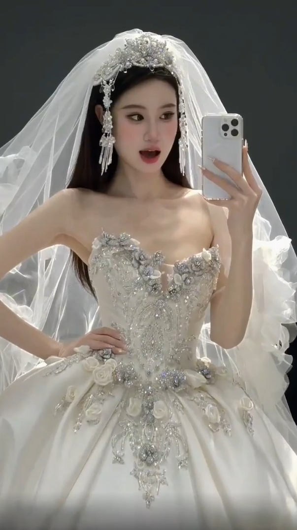 Timeless Ball Gown Strapless Satin Sequin Beads With Veil Long Wedding Dresses C4443
