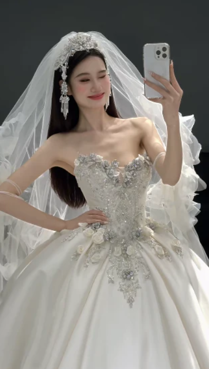 Timeless Ball Gown Strapless Satin Sequin Beads With Veil Long Wedding Dresses C4443